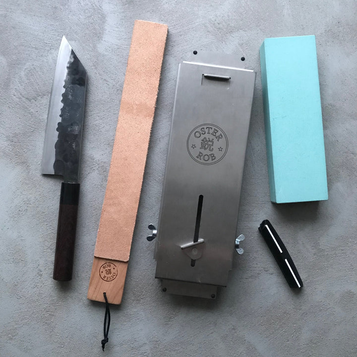 oruđa za brušenje noževa: vodobrusni kamen, nastavak za kut brušenja, koža za poliranje i sink bridge