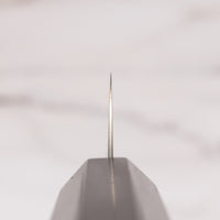Prikaz choila Hayabusa Petty Aogami Super Ebony 150 mm, ističući obostrano naoštrenu oštricu koja omogućuje lako izvođenje preciznih rezova.