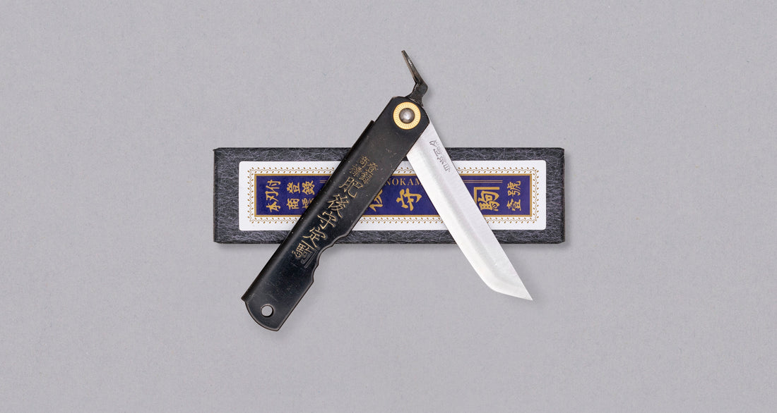 Higonokami Kengata žepni nož 75 mm_1  Higonokami je najpoznatiji japanski džepni nož. Oblik noža sliči obliku katane, a to nije slučajnost već povezanost sa samurajskom tradicijom. Srce noža je Shirogami čelik, oštrica će nakon određenog vremena dobiti malo patine.