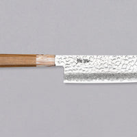 Kotetsu VG-10 Damascus Nakiri 160 mm je nož za povrće s vidljivim otiscima čekića i klasičnom japanskom (wa-style) drškom od tikovine. Oduševit će sve ljubitelje jela od povrća koji cijene i estetski oblikovane kuhinjske posuđe.  Nož je iznimno tanak (1,9 mm) tako da će s lakoćom kliziti kroz sastojke, a odabir VG-10 nehrđajućeg čelika osigurava otpornost na hrđu, izdržljivost i otpornost na habanje.