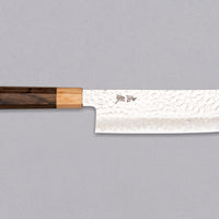 Kotetsu VG-10 Damascus Nakiri 160 mm je nož za povrće s vidljivim otiscima čekića i klasičnom japanskom (wa-style) drškom od pakka drva. Nož je iznimno tanak (1,9 mm) tako da će s lakoćom kliziti kroz sastojke, a odabir VG-10 nehrđajućeg čelika osigurava otpornost na hrđu, izdržljivost i otpornost na habanje.