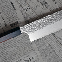 Kouhei-Shinmatsu ZDP-189 Nakiri Silver 200 mm plod je desetogodišnjih iskustava, stečenih prodajom noževa s naše strane i vještine kovanja noževa koja prelazi iz generacije u generaciju majstora iz kovačnice Suncraft. ZDP-189 čelični noževi iznimno su rijetki i proizvodi ih Suncraft posebno za OštarRub.