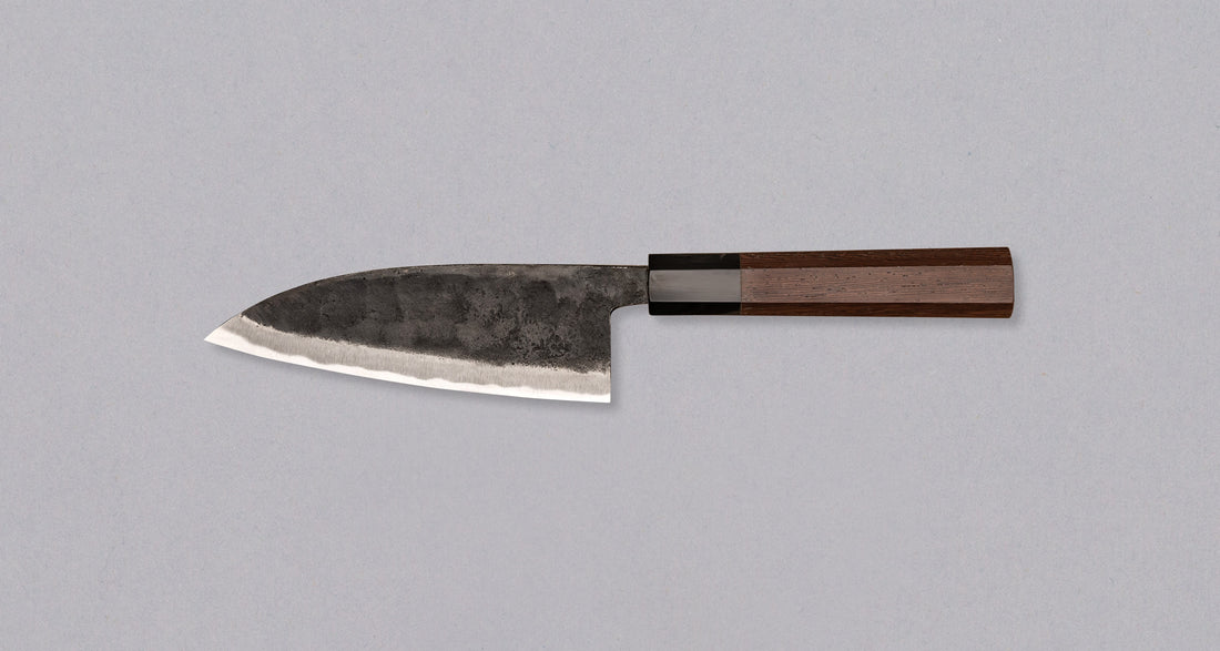 Kurokaze Ryo-Deba Aogami #2 Kuro-uchi 150 mm, pogled na lijevu stranu noža s oštricom i drškom.