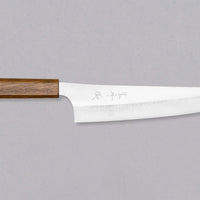 Kurosaki Gekko Gyuto VG-XEOS Migaki 210 mm_1 Kurosaki Gyuto iz linije Gekko još je jedan jedinstveni nož nastao u rukama nadarenog kovačkog majstora Yu Kurosakija. Oštrica je izrađena od novog VG-XEOS čelika s finom mikrostrukturom, stvorenom pomoću posebne metode taljenja. Čelik ima izvrsnu otpornost na habanje i koroziju.