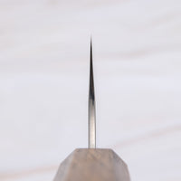 Kurosaki Gekko Gyuto VG-XEOS Migaki 210 mm_3 Kurosaki Gyuto iz linije Gekko još je jedan jedinstveni nož nastao u rukama nadarenog kovačkog majstora Yu Kurosakija. Oštrica je izrađena od novog VG-XEOS čelika s finom mikrostrukturom, stvorenom pomoću posebne metode taljenja. Čelik ima izvrsnu otpornost na habanje i koroziju.