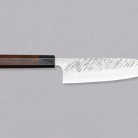Kurosaki santoku iz linije Fujin još je jedan jedinstveni nož iz ruku talentiranog mladog kovača Yu Kurosakija. Jedinstvene linije na oštrici podsjećaju na vjetar, zbog čega je i ova linija dobila ime po Fujinu, japanskom bogu vjetra. Nož ima tradicionalnu japansku dršku od palisandera. Optimalan za svakodnevnu upotrebu.