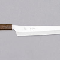 Kurosaki Sujihiki Gekko još je jedan jedinstveni nož nastao u rukama nadarenog mladog kovačkog majstora Yu Kurosakija. Oštrica je obrađena do visokog sjaja. Oštrica je izrađena od novog VG-XEOS čelika s finom mikrostrukturom, stvorenom pomoću posebne metode taljenja. Čelik ima izvrsnu otpornost na habanje i koroziju.