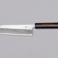 Muneishi Bunka Aogami #2 Damascus 165 mm svestrani je japanski kuhinjski nož namijenjen za pripremu mesa, ribe i povrća. Ovaj nož se drži tradicije, ali je i nadgrađuje: Oblik bunka, visokougljični čelik Aogami #2, udobna ovalna drška od palisandera. Prijelaz s migaki uzorka na magličast damast uzorak daje dašak elegancije.