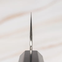 Choil. Nigara Gyuto VG-10 Damascus Tsuchime višenamjenski je japanski kuhinjski nož pogodan za pripremu mesa, ribe i povrća. Jezgra od nehrđajućeg čelika VG-10 garancija je za dugotrajnu oštrinu i minimalno održavanje. Iznimne karakteristike i izgled noža nadopunjuje drška japanskog tipa (Wa), izrađena od luksuzne ebanovine.