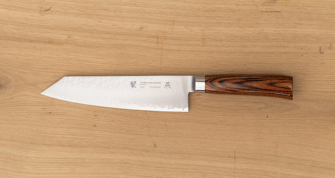 Tamahagane San Kengata 190 mm ili Bunka je svestran kuhinjski nož koji će blistati prilikom sjeckanja i rezanja na kuhinjskoj dasci. Veličina oštrice je 190 mm.  Noževe Tamahagane izrađuju u Nigati u Japanu, u regiji poznatoj po proizvodima od čelika. Napravljeni su na tradicionalan način uz upotrebu moderne tehnologije.
