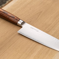 Santoku 175 mm je dobar za rezanje ribe, mesa i povrća. Oblik i dužina su primjerni za manji svestrani kuhinjski nož. Noževe Tamahagane izrađuju u Nigati u Japanu, u regiji poznatoj po proizvodima od čelika. Napravljeni su na tradicionalan način uz upotrebu moderne tehnologije.