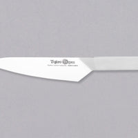 TOJIRO ORIGAMI Gyuto 180 mm praktičan je svestrani kuhinjski nož za kućne i profesionalne kuhare, koji ne zahtijeva mnogo održavanja. Ističe se jedinstvenim dizajnom-nož je izrađen od jednog presavijenog komada, bez varenja. Dizajn je nagrađen svjetski poznatom nagradom za dizajn proizvoda, nagradom iF Design Award.