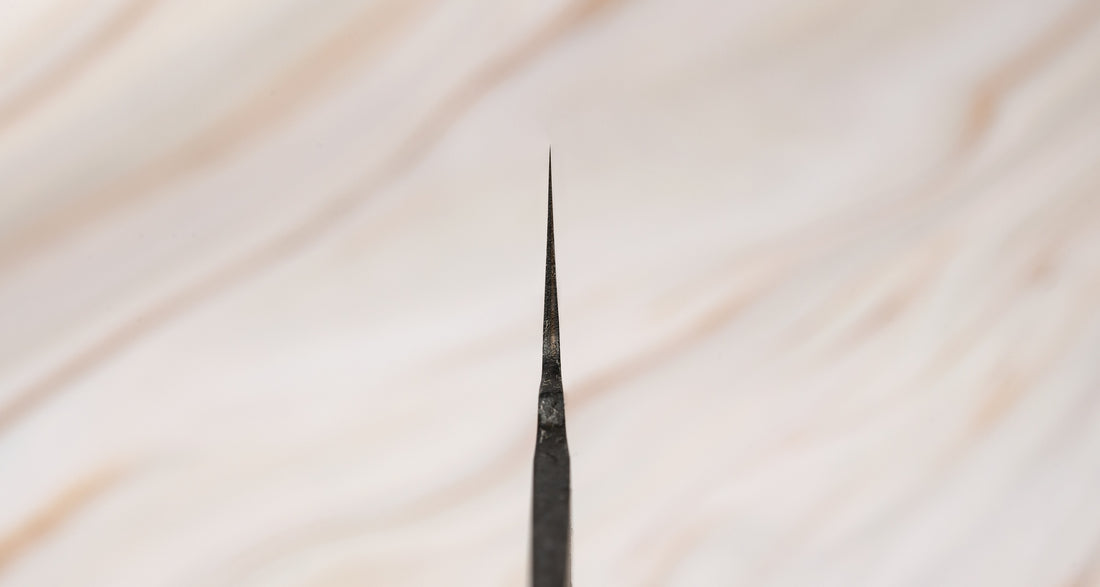 Yoshida Tosa Santoku SUJ-2 Kuro-uchi 170 mm - OŠTRICA