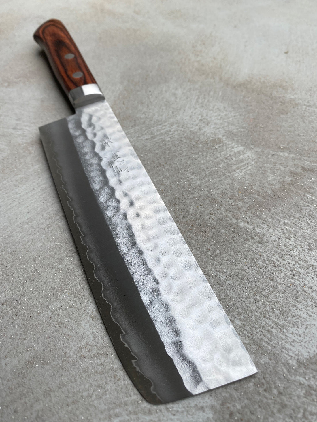 Etsu Village Nakiri Hammered Mahagony 165 mm_3