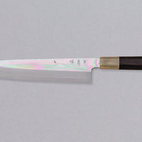 Kawamura Mizu-Honyaki Gyuto Shirogami #2 240 mm ručno kovan nož, izrađen nevjerojatno precizno, kao rezultat stoljetnih iskustava i učenja, grešaka i uspjeha. Radi se o nožu u kojem se prepliću izvrstan alat i umjetničko dijelo.
