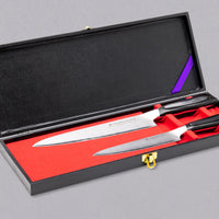 Elegantan i futuristički set Tojiro Flash Gift je kao stvoren za svakoga tko želi pomoću dva noža zadovoljiti skoro sve kuhinjske potrebe. Slojevitost oštrice služi da je sredina super oštra te istovremeno jaka i fleksibilna. Primjerna za sve kuharske entuzijaste i profesionalne kuhare.