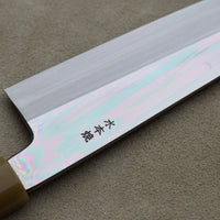 Kawamura Mizu-Honyaki Gyuto Shirogami #2 240 mm ručno kovan nož, izrađen nevjerojatno precizno, kao rezultat stoljetnih iskustava i učenja, grešaka i uspjeha. Radi se o nožu u kojem se prepliću izvrstan alat i umjetničko dijelo.
