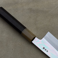 Kawamura Mizu-Honyaki Gyuto Shirogami #2 240 mm ručno kovan nož, izrađen nevjerojatno precizno, kao rezultat stoljetnih iskustava i učenja, grešaka i uspjeha. Radi se o nožu u kojem se prepliću izvrstan alat i umjetničko dijelo.