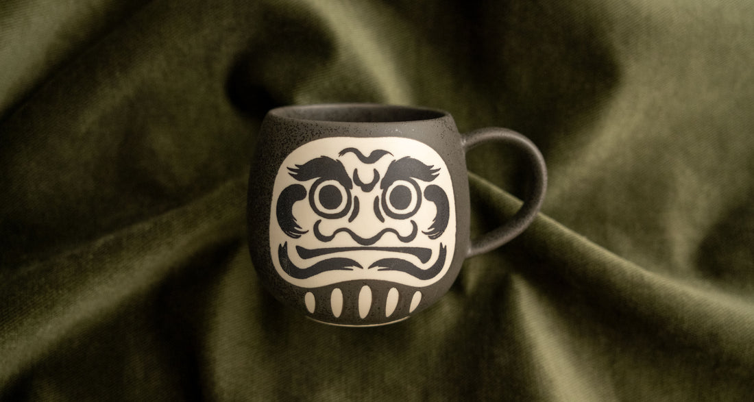 Mino japanska šalica Daruma [crna]