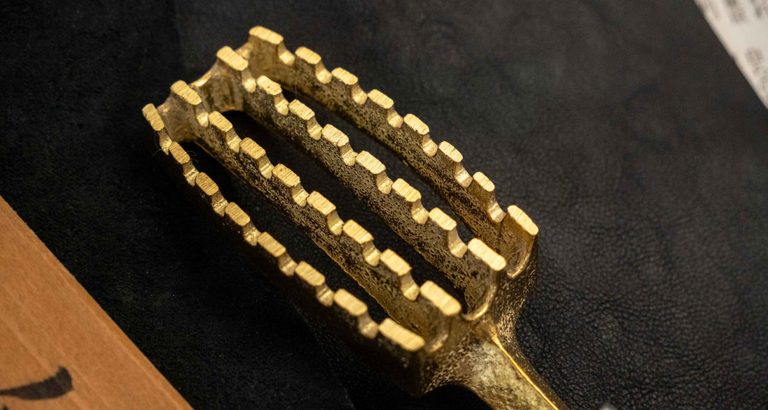 Pribor za odstranjivanje ljuski Tsunehisa