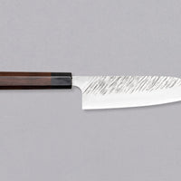 Kurosaki santoku iz linije Fujin još je jedan jedinstveni nož iz ruku talentiranog mladog kovača Yu Kurosakija. Jedinstvene linije na oštrici podsjećaju na vjetar, zbog čega je i ova linija dobila ime po Fujinu, japanskom bogu vjetra. Nož ima tradicionalnu japansku dršku od palisandera. Optimalan za svakodnevnu upotrebu.