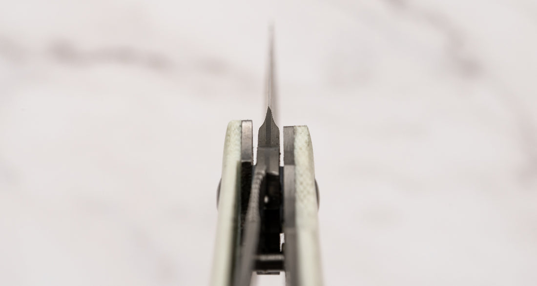 Saji sklopivi nož za odreske SG2 Damascus 100 mm [White Micarta]