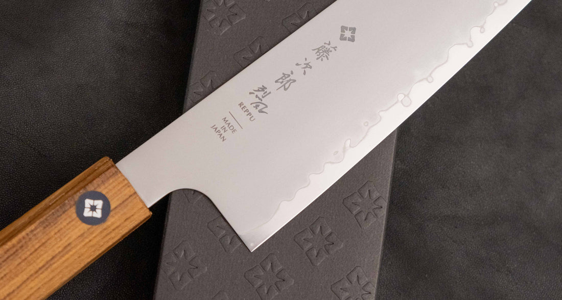 Tojiro Kiritsuke Gyuto Reppu SG2 210 mm nož s elegantnim migaki finišom za svestrane zadatke u kuhinji.