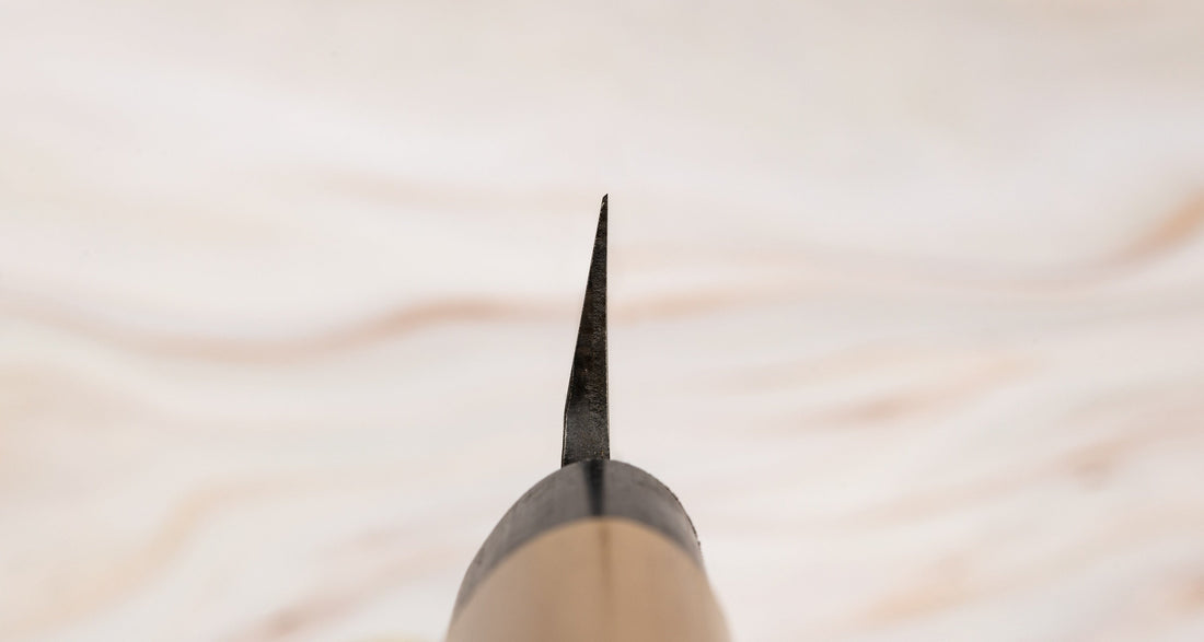 Tojiro Yanagiba Shirogami Hammered Kuro-uchi 270 mm