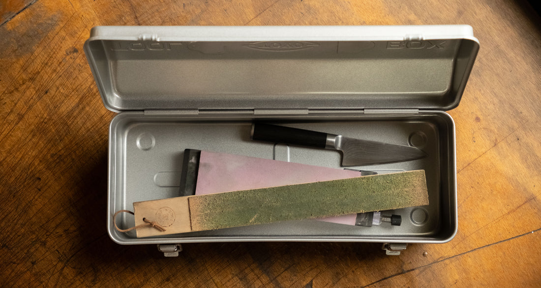 Toyo Toolbox Y-410 kovčeg za noževe - srebrna