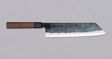 Kiritsuke je višenamjenski japanski kuhinjski nož. Oblik njegove oštrice je negdje između usube i yanagibe. Namijenjen je iskusnim kuharima koji znaju uporabljati japanske noževe. Nož se proizvodi u kovačnici Yoshida Hamono u Japanu, obiteljskoj tvrtki s dugogodišnjom tradicijom ručno izrade vrhunskih alata. 